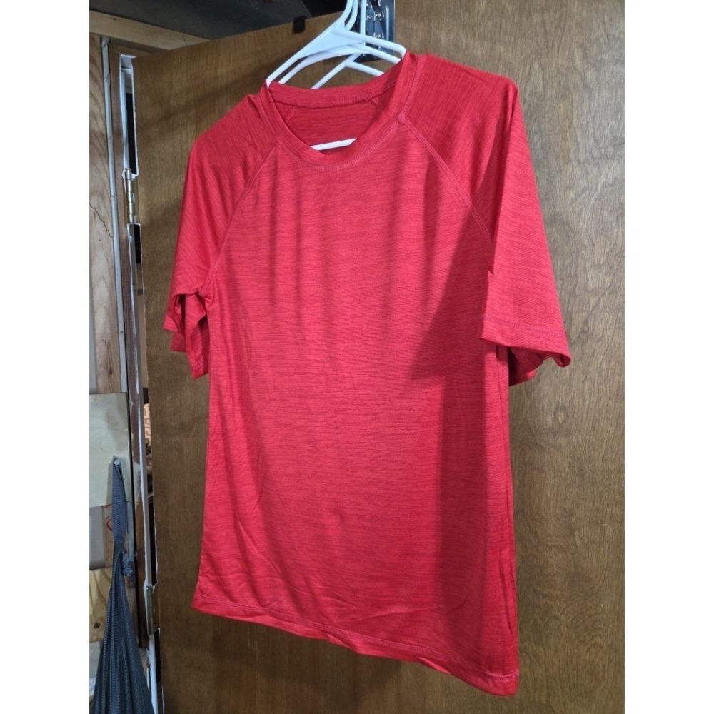 Mens Small Red Performance T-Shirt Short Sleeve Raglan Athletic Gym Workout Tee